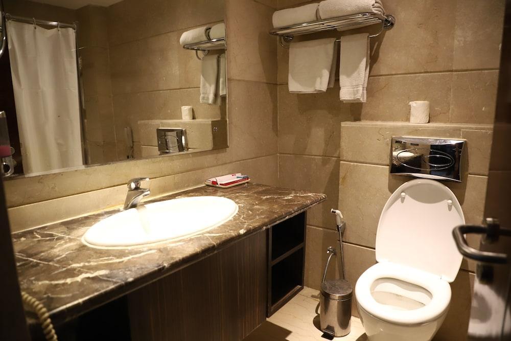 Hotel Turquoise Chandīgarh Екстериор снимка