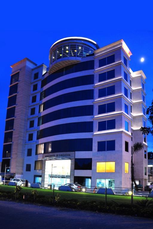 Hotel Turquoise Chandīgarh Екстериор снимка
